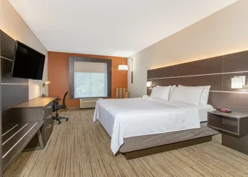 Holiday Inn Express Hotel & Suites Silver Springs - Ocala by IHG hotel thumbnail 4
