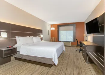 Holiday Inn Express Hotel & Suites Silver Springs - Ocala by IHG hotel thumbnail 7