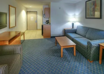Holiday Inn Express Carlsbad by IHG hotel thumbnail 3