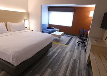 Holiday Inn Express Biloxi - Beach Blvd by IHG hotel thumbnail 4