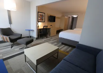 Holiday Inn Express Biloxi - Beach Blvd by IHG hotel thumbnail 8