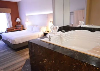 Holiday Inn Express Toledo-Oregon by IHG hotel thumbnail 2