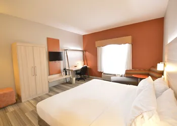 Holiday Inn Express Toledo-Oregon by IHG hotel thumbnail 8