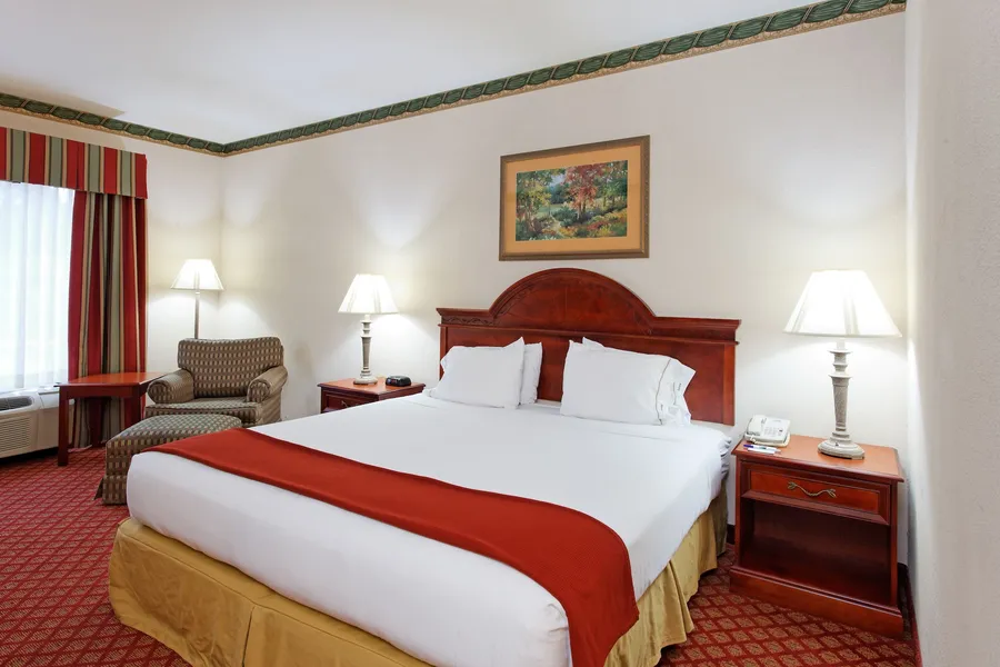 Holiday Inn Express Hotel & Suites Tupelo by IHG hotel detail image 2
