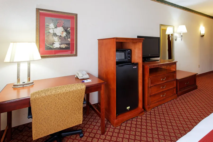 Holiday Inn Express Hotel & Suites Tupelo by IHG hotel detail image 6