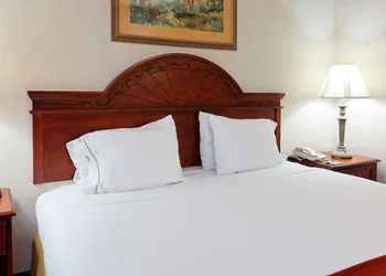 Holiday Inn Express Hotel & Suites Tupelo by IHG hotel thumbnail 8