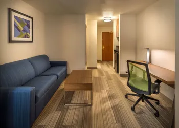 Holiday Inn Express & Suites Carson City by IHG hotel thumbnail 6