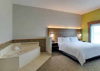 Holiday Inn Express Campbellsville by IHG hotel thumbnail 3