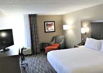 Holiday Inn Express Woodstock-Shenandoah Valley by IHG hotel thumbnail 8