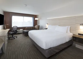 Holiday Inn Express Hotel & Suites Logansport by IHG hotel thumbnail 6