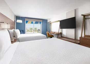 Holiday Inn Express Las Vegas - Stadium Area by IHG hotel thumbnail 5