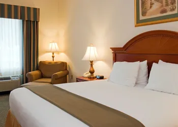 Holiday Inn Express Hotel & Suites Emporia by IHG hotel thumbnail 4