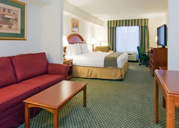 Holiday Inn Express Hotel & Suites Emporia by IHG hotel thumbnail 6