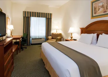 Holiday Inn Express Hotel & Suites Emporia by IHG hotel thumbnail 8