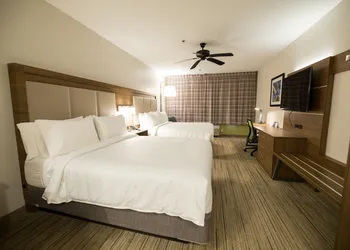 Holiday Inn Express Clinton by IHG hotel thumbnail 4