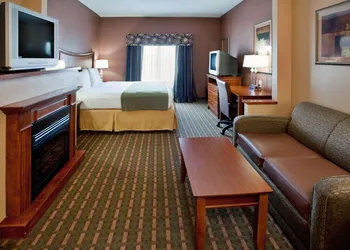 Holiday Inn Express Hotel & Suites Suffolk by IHG hotel thumbnail 5