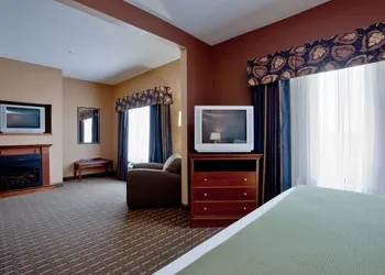 Holiday Inn Express Hotel & Suites Suffolk by IHG hotel thumbnail 6