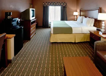 Holiday Inn Express Hotel & Suites Suffolk by IHG hotel thumbnail 7