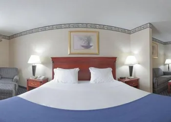 Holiday Inn Express Hotel & Suites Danville by IHG hotel thumbnail 7