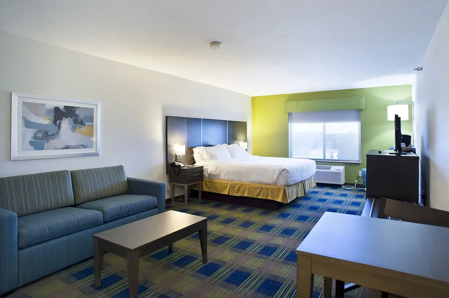 Holiday Inn Express Hotel & Suites Vermillion by IHG hotel detail image 2