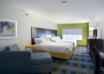 Holiday Inn Express Hotel & Suites Vermillion by IHG hotel thumbnail 4