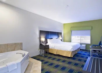 Holiday Inn Express Hotel & Suites Vermillion by IHG hotel thumbnail 5