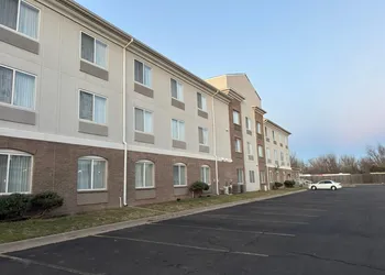 Quality Inn & Suites Bethany - Oklahoma City West hotel thumbnail 8