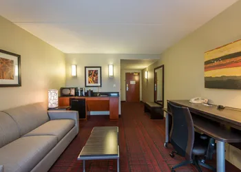 Holiday Inn Express Hotel & Suites Auburn by IHG hotel thumbnail 3