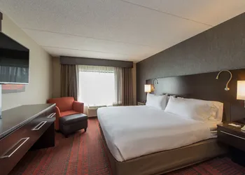 Holiday Inn Express Hotel & Suites Auburn by IHG hotel thumbnail 4