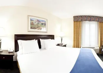Holiday Inn Express Hotel & Suites Chesapeake by IHG hotel thumbnail 7