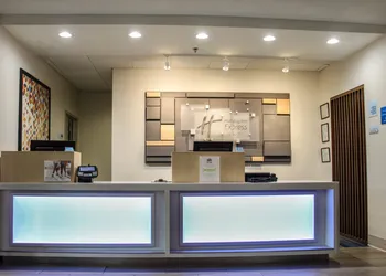 Holiday Inn Express Hotel & Suites Athens by IHG hotel thumbnail 2