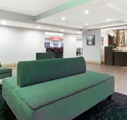 La Quinta Inn & Suites by Wyndham Norwich-Plainfield-Casino hotel detail image 3