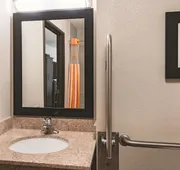 La Quinta Inn & Suites by Wyndham Norwich-Plainfield-Casino hotel detail image 5