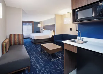 Holiday Inn Express Hotel & Suites Auburn Hills by IHG hotel thumbnail 7
