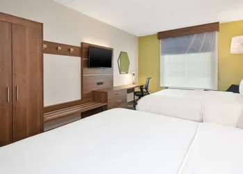 Holiday Inn Express Hotel & Suites Warrenton by IHG hotel thumbnail 6
