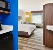 Holiday Inn Express Hotel & Suites Warrenton by IHG hotel detail image 7
