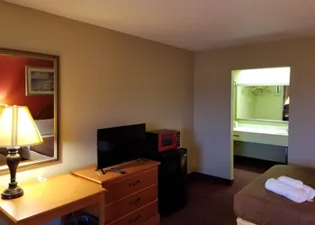 Baymont by Wyndham Marianna hotel thumbnail 7