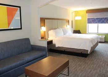 Holiday Inn Express Forest City by IHG hotel thumbnail 3