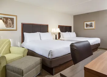 Holiday Inn Manchester Airport by IHG hotel thumbnail 5