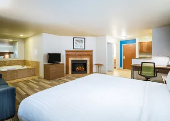 Holiday Inn Express Hotel & Suites Rocky Mount by IHG hotel thumbnail 8