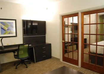 Holiday Inn Express Hotel and Suites Kingsport by IHG hotel thumbnail 5