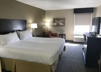 Holiday Inn Express London by IHG hotel thumbnail 3