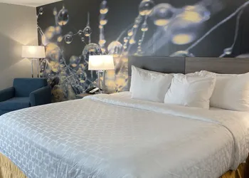 Clarion Pointe South Boston - Danville East hotel thumbnail 3