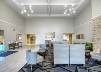 Holiday Inn Express Hotel & Suites Oshkosh by IHG hotel thumbnail 6