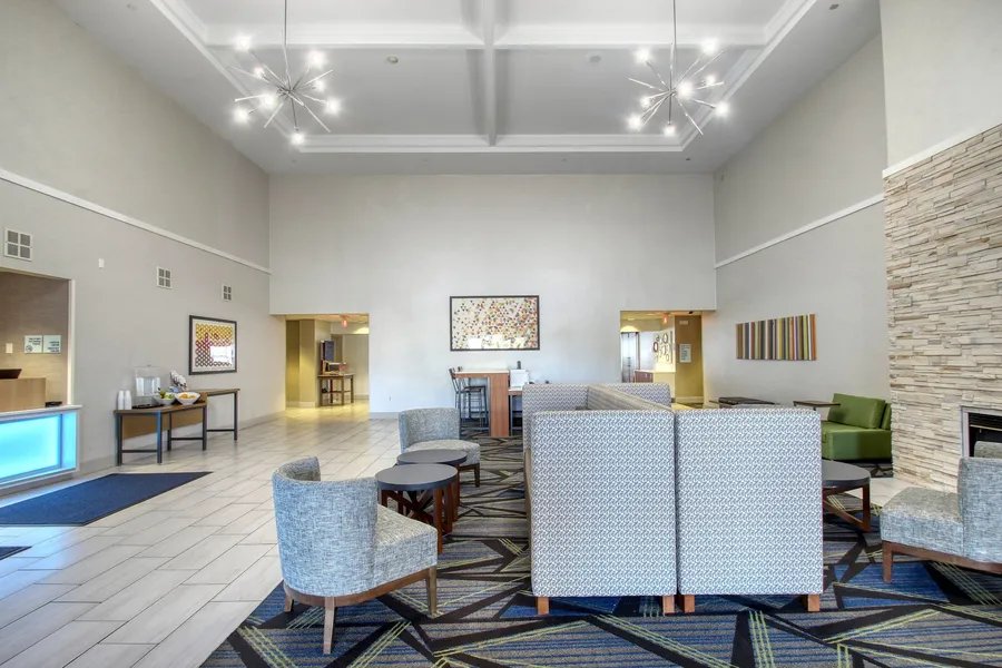 Holiday Inn Express Hotel & Suites Oshkosh by IHG hotel detail image 6