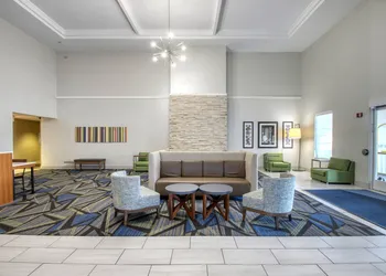 Holiday Inn Express Hotel & Suites Oshkosh by IHG hotel thumbnail 8