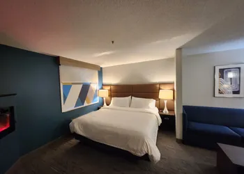 Holiday Inn Express Hotel & Suites St. Paul-Woodbury by IHG hotel thumbnail 5