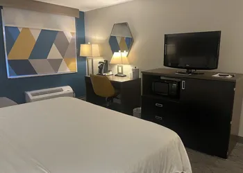 Holiday Inn Express Hotel & Suites St. Paul-Woodbury by IHG hotel thumbnail 7