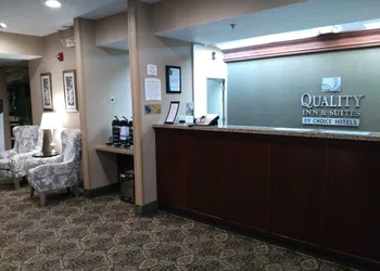 Quality Inn & Suites Benton - Draffenville hotel thumbnail 2