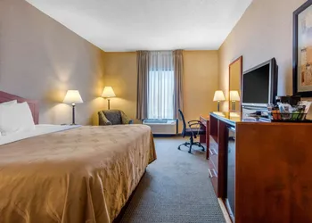 Quality Inn & Suites Benton - Draffenville hotel thumbnail 6